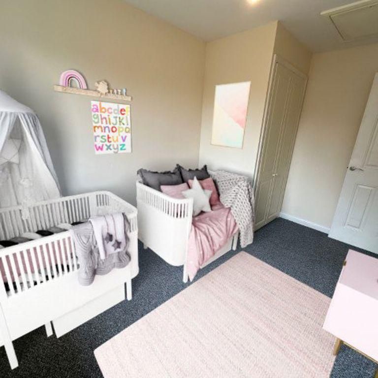 3 bedroom semi-detached house to rent - Photo 1
