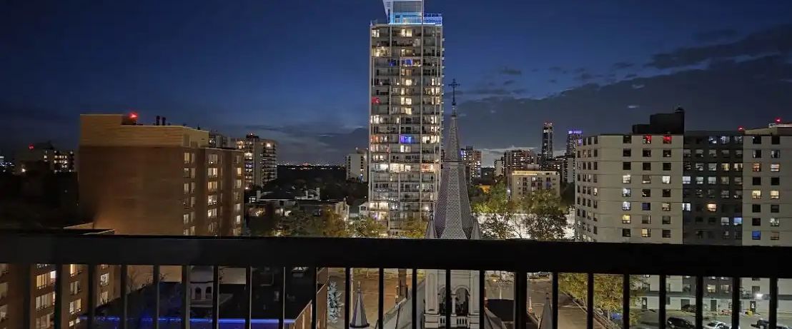 10th floor west facing 2 bedroom,2bathroom,2stall underground parking in Oliver. | 1005 - 9917 110 St NW, Edmonton - Photo 1