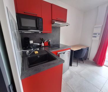 Location Maison 1 pièce 17m² MARTIGNAS SUR JALLE 33127 - Photo 2