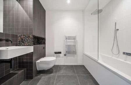 Chandlers Avenue, Greenwich Peninsula, London - Photo 4