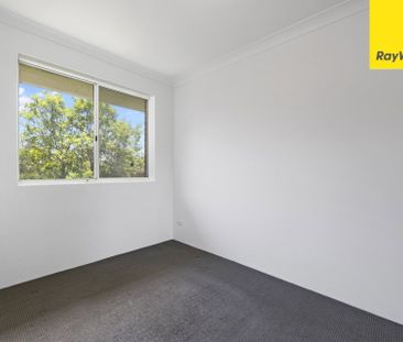 Beautifully Maintained Unit with Updated Bathroom - Photo 2