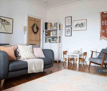 3 bedroom flat to rent - Photo 1