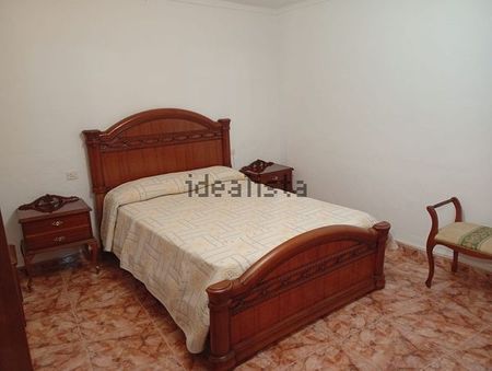 Alquiler de chalet adosado en Calle Antequera - Photo 3