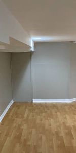 One bedroom Apartment in Prime High Park Area - Photo 3