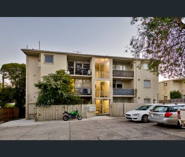 2022/18 Mount Alexander Road, Travancore, Vic 3032 - Photo 2