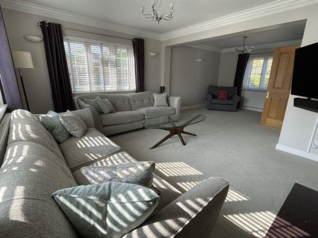 5 bedroom detached house to rent - Photo 4