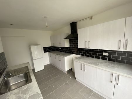3 bedroom house to rent - Photo 3