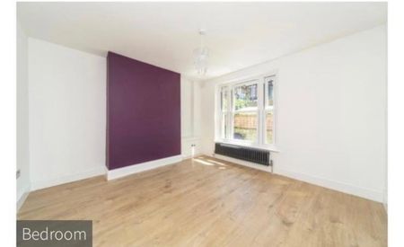 2 Bed Flat, Oval Road, CR0 - Photo 2