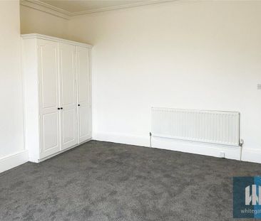 4 bedroom end of terrace house to rent - Photo 4