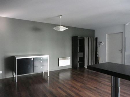 Location Appartement 3 pièces 63m² LILLE 59000 - Photo 2