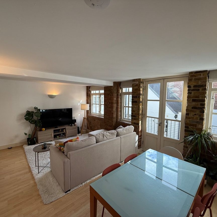 2 Bed Flat, Fairclough Street, E1 - Photo 1