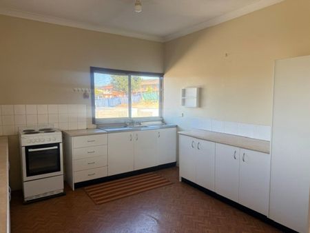 3-Bedroom Family Home for Rent – Mount Pritchard - Photo 4