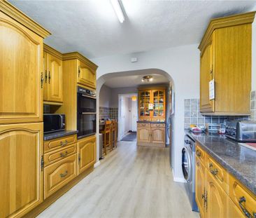 3 bedroom semi-detached house to rent - Photo 2