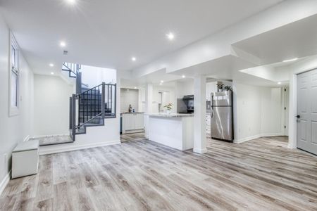 For Lease - 562 Winette Road, Pickering, Ontario - Photo 4