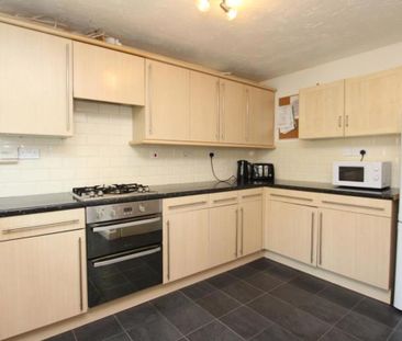 ***STUDENT PROPERTY *** 6 bedroom student property 5 min walk from ... - Photo 2