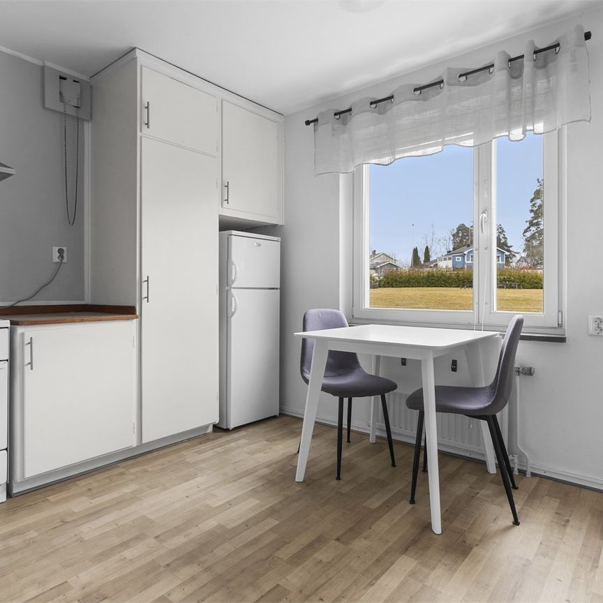 Kyrkvärdsplan, Uttran - Photo 1