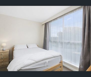 Furnished 1 bedroom in Battery Point - Photo 2