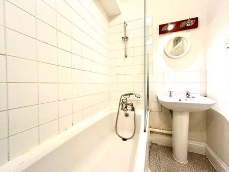 Balmore House, Newlands Avenue, Caversham, Reading, RG4 - Photo 2