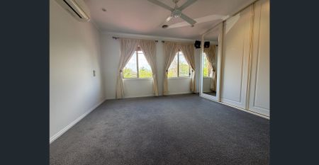 3 Bedroom Home with Fresh Paint and New carpets - Photo 5