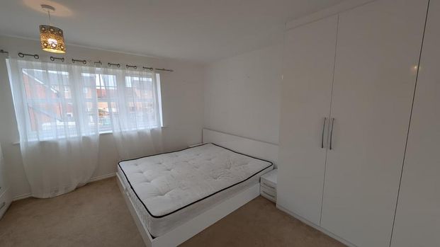 5 bedroom semi-detached house to rent - Photo 1