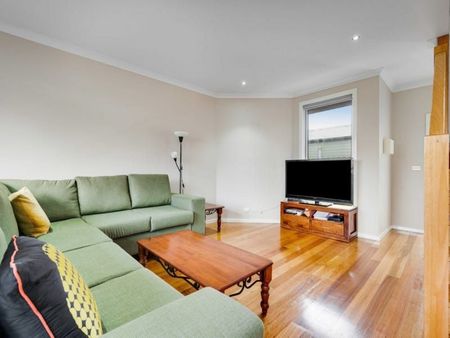 2/5 Daley Street, GLENROY - Photo 4