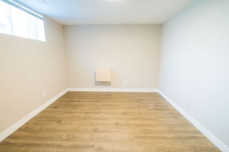 Spacious and Private 2-Bedroom Apartment in Welland! - Photo 3