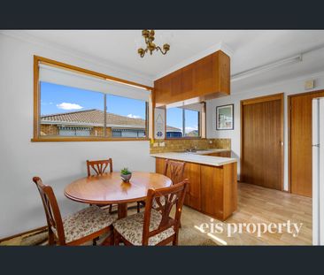 1/13 Croesus Court, Lindisfarne, Tas 7015 - Photo 2
