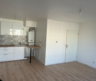 location Appartement T2 DE 43.44m² À ELANCOURT - Photo 4