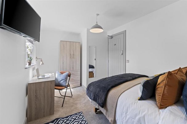 1 bedroom in a house share to rent - Photo 1