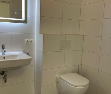 2-Zimmer Dachgeschosswohnung mit Loggia in Wals-Viehhausen! - Photo 1