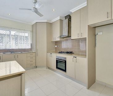 48 Deane Crescent - Photo 5