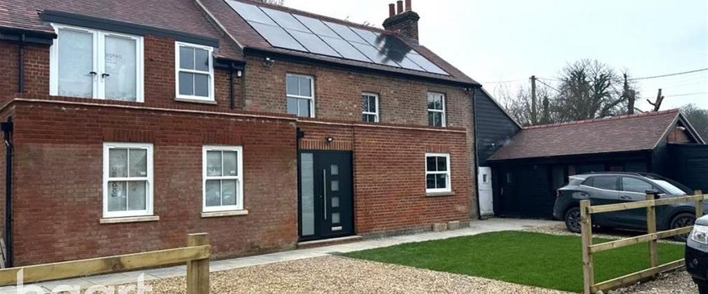 5 bedroom detached house to rent - Photo 1
