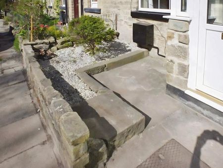 2 bedroom House To Let - Photo 2