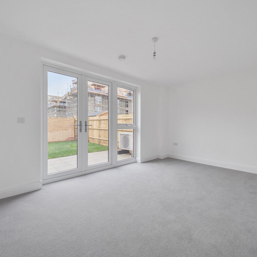 3 bedroom semi-detached house to rent - Photo 1