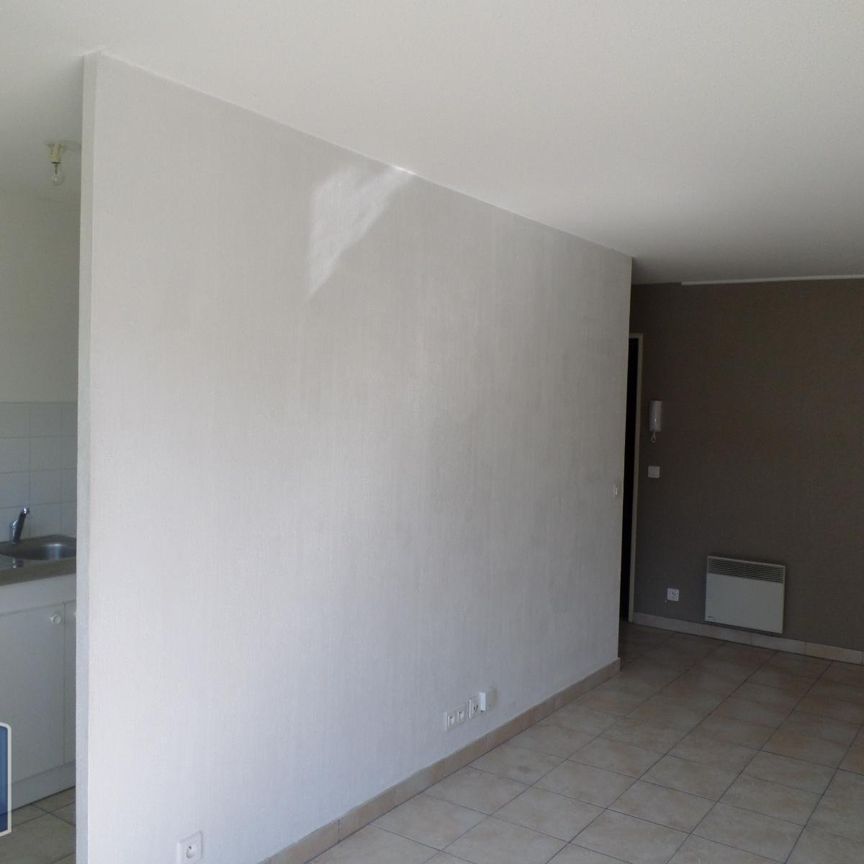 Location Appartement 2 pièces 48m² HENIN BEAUMONT 62110 - Photo 1