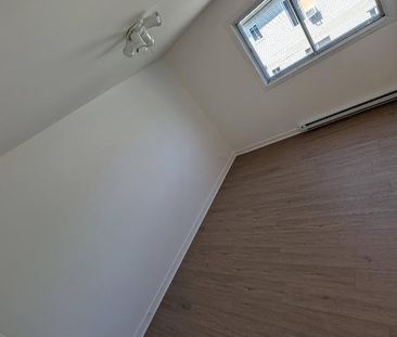 appartement 4 1/2 à St-François Laval - Photo 2