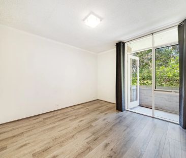 Stylishly Renovated Two-Bedroom Apartment in Heart of Lane Cove - Photo 1