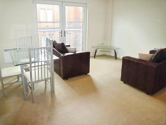 2 bedroom flat to rent - Photo 1