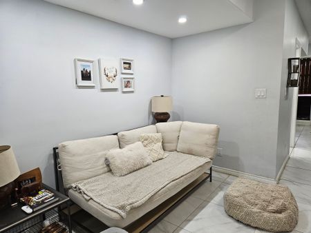 For Lease - 141 Coxwell Avenue Unit# Lower, Toronto, Ontario - Photo 2