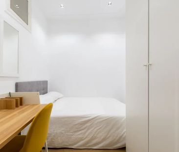 Calle de los Caños del Peral, Madrid, Community of Madrid 28013 - Photo 2