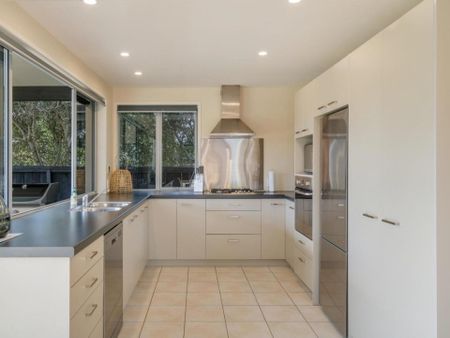 FAMILY TREAT - Photo 5