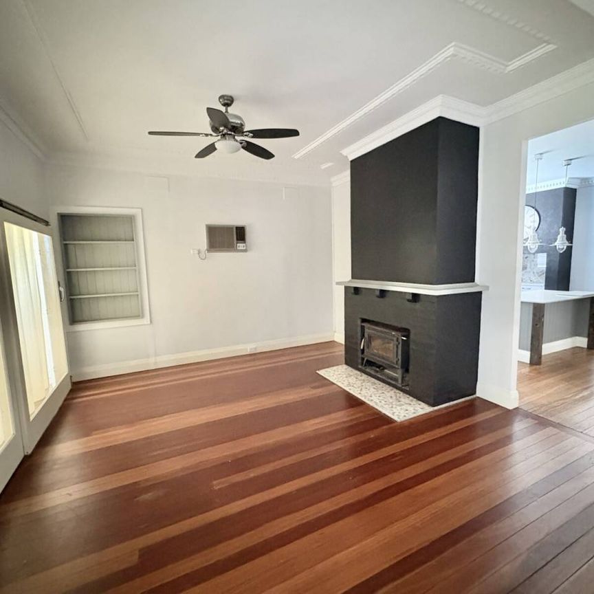 STYLISH 2 BEDDER STEPS FROM THE PARK AND THE NEW GRAFTON POOL - Photo 1