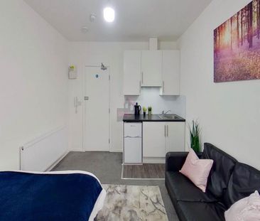 Studio to rent - Photo 1