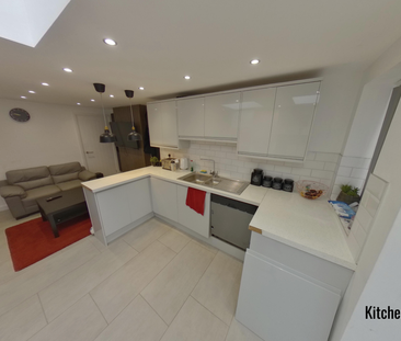 5 Bedroom House to Rent - Photo 3 | Rentumo