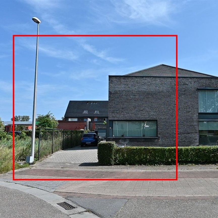 Instapklare eigentijdse residentiële halfopen woning - Photo 1