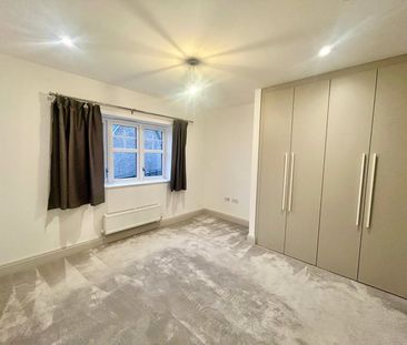 Spindle Avenue, Fleet, Hampshire, GU51 - Photo 4