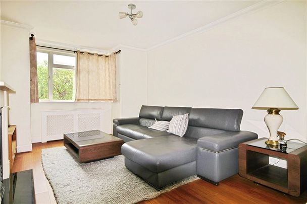 Simplemarsh Road, Addlestone, Surrey, KT15 1QW - Photo 1