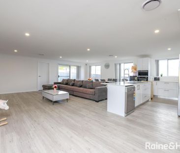 4 Bedroom home Available Now!!! - Photo 4