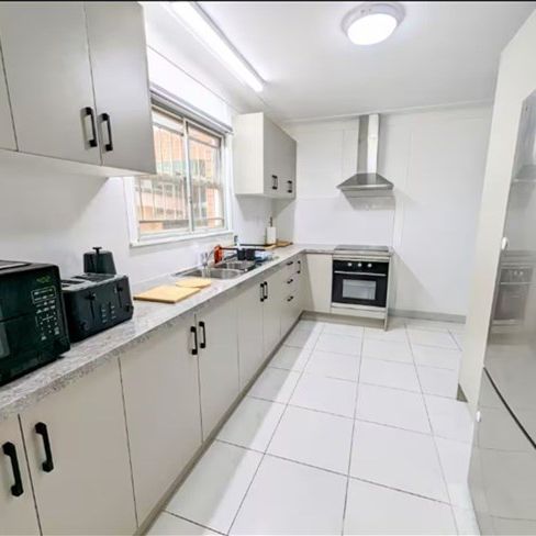 Renovated and Spacious 3-Bedrooms Family Home with Solar Panels - Photo 1