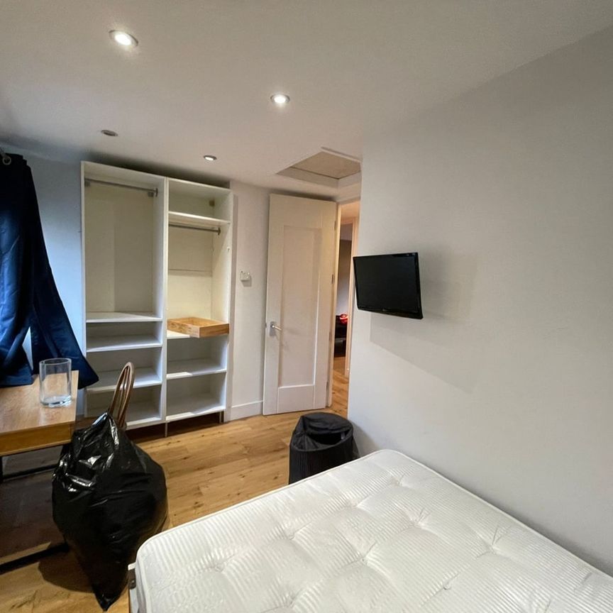 Room in a Shared House, Trelawney Estate, E9 - Photo 1